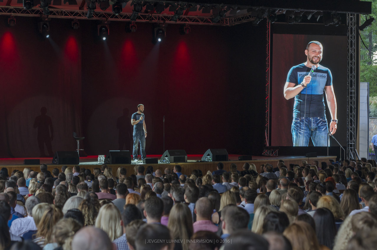 rsz_stand_up-43